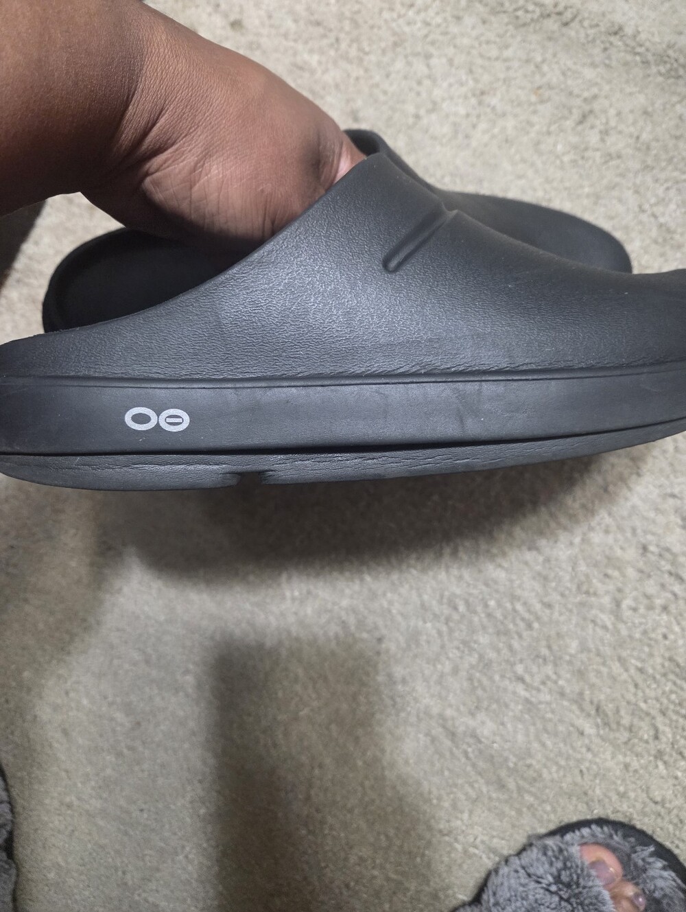 Oofos Slip-Ons - Unisex size 11W and 9.5M